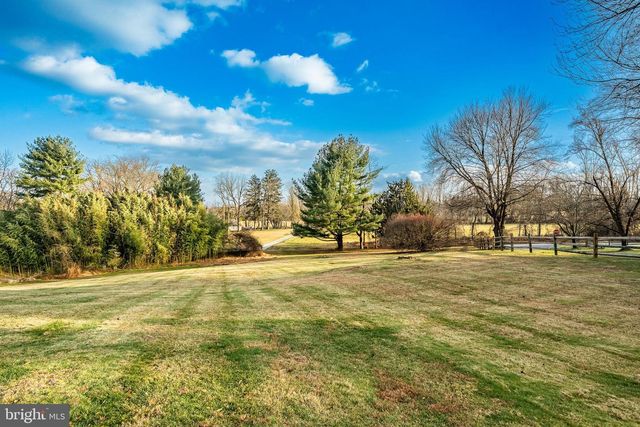 329 IVY MILLS RD, Glen Mills, PA 19342