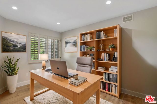 24701 Calle Conejo, Calabasas, CA 91302
