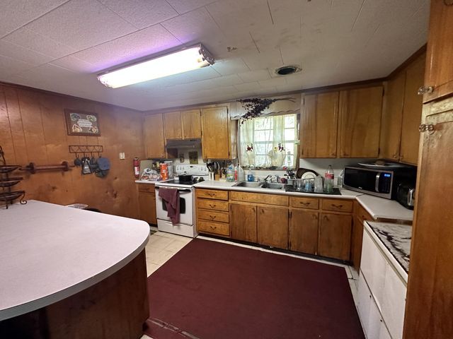 742 Kit Dr, Crestview, FL 32536