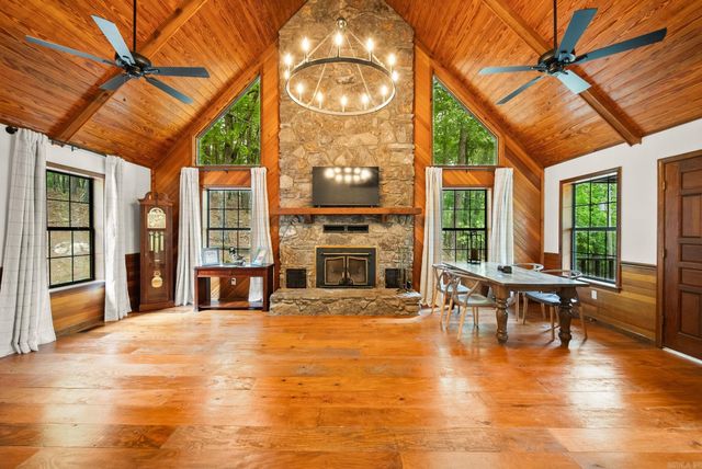 5400 Squirrel Road, Alexander, AR 72002