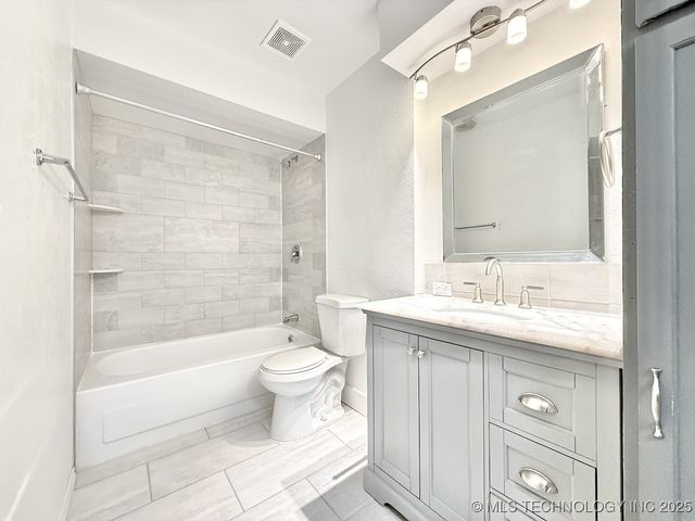 4666 E 68th Street 293, Tulsa, OK 74136