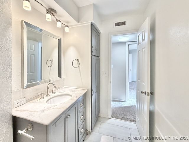 4666 E 68th Street 293, Tulsa, OK 74136