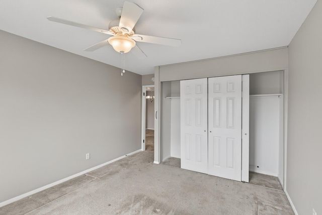 2690 Oxford Street N 239, Roseville, MN 55113