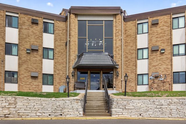 2690 Oxford Street N 239, Roseville, MN 55113