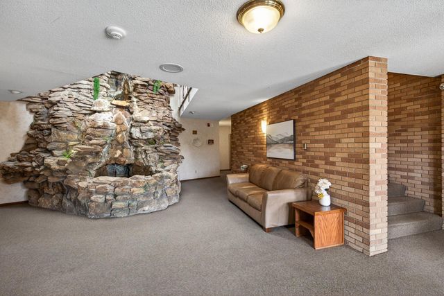 2690 Oxford Street N 239, Roseville, MN 55113