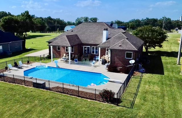 419 W Hester Rd, Cottontown, TN 37048