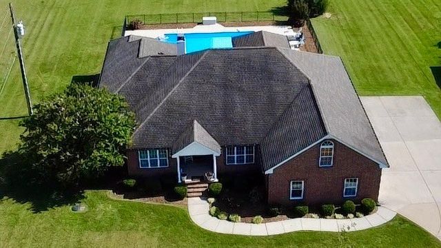 419 W Hester Rd, Cottontown, TN 37048