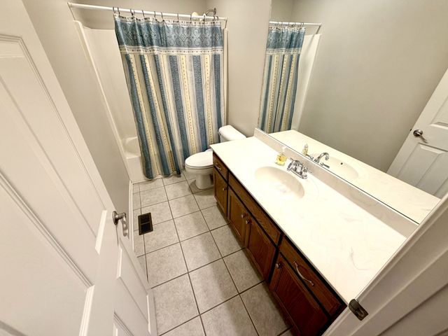 419 W Hester Rd, Cottontown, TN 37048