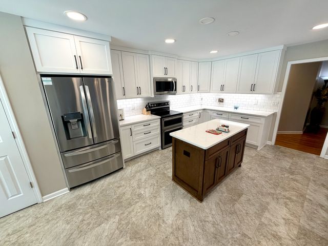 419 W Hester Rd, Cottontown, TN 37048