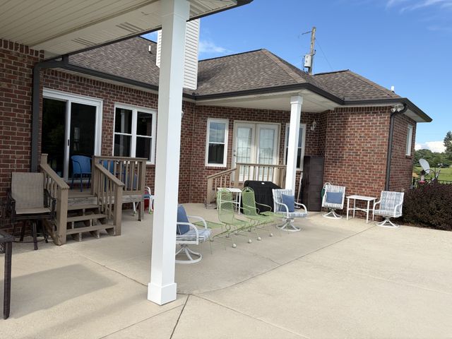 419 W Hester Rd, Cottontown, TN 37048