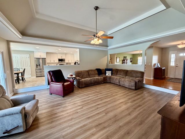 419 W Hester Rd, Cottontown, TN 37048