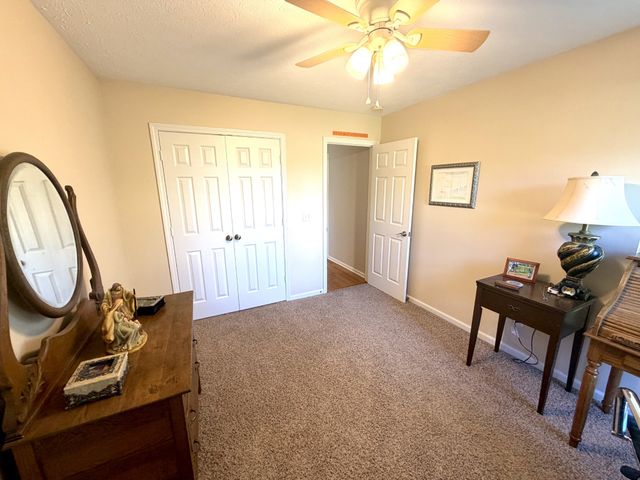 419 W Hester Rd, Cottontown, TN 37048