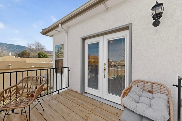 11409 Pine Top Lane NE, Albuquerque, NM 87111