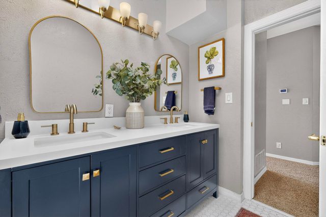 11409 Pine Top Lane NE, Albuquerque, NM 87111