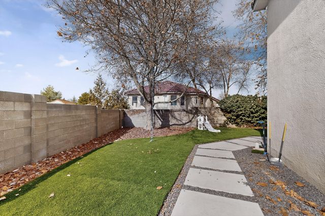 11409 Pine Top Lane NE, Albuquerque, NM 87111