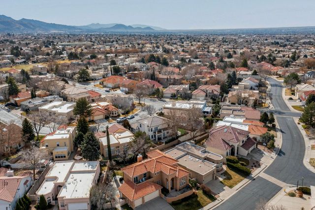 11409 Pine Top Lane NE, Albuquerque, NM 87111