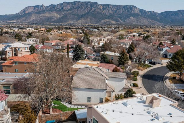 11409 Pine Top Lane NE, Albuquerque, NM 87111