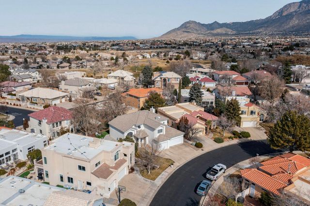 11409 Pine Top Lane NE, Albuquerque, NM 87111