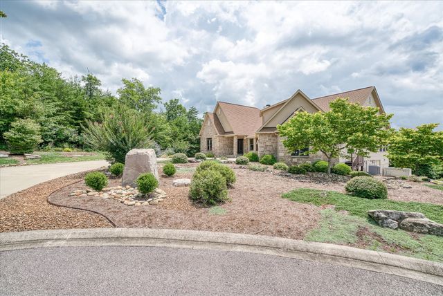61 Bluff View Ct, Crossville, TN 38558