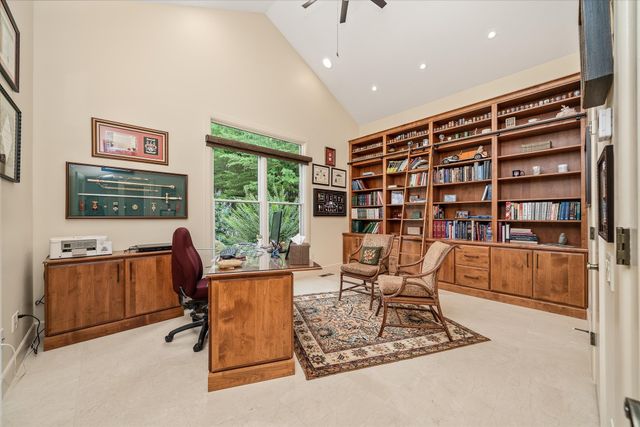 61 Bluff View Ct, Crossville, TN 38558