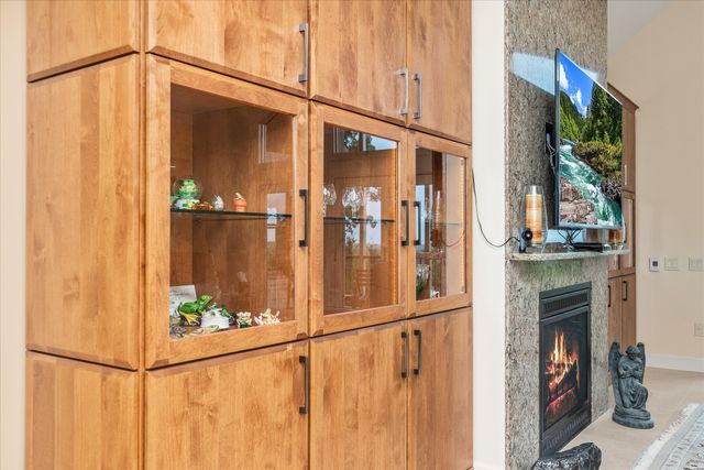 61 Bluff View Ct, Crossville, TN 38558