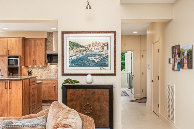 61 Bluff View Ct, Crossville, TN 38558