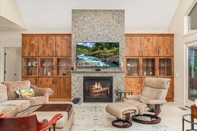 61 Bluff View Ct, Crossville, TN 38558