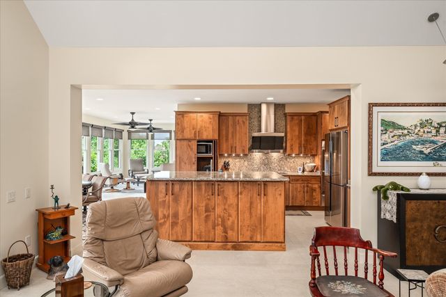 61 Bluff View Ct, Crossville, TN 38558