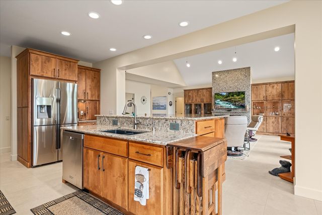 61 Bluff View Ct, Crossville, TN 38558