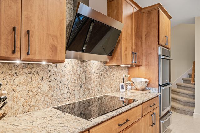 61 Bluff View Ct, Crossville, TN 38558