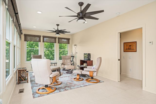 61 Bluff View Ct, Crossville, TN 38558