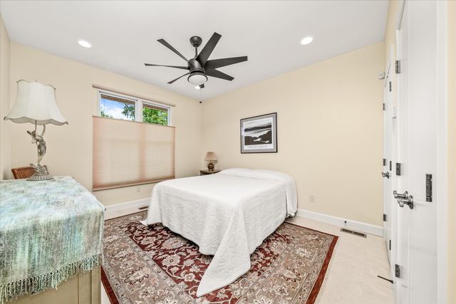 61 Bluff View Ct, Crossville, TN 38558