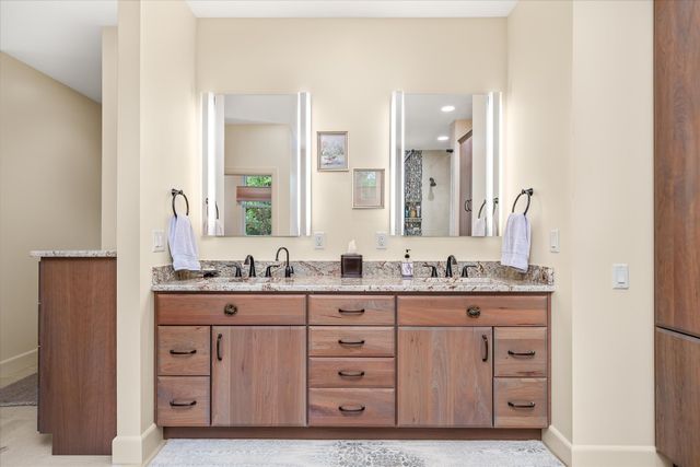 61 Bluff View Ct, Crossville, TN 38558