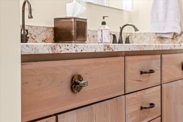 61 Bluff View Ct, Crossville, TN 38558