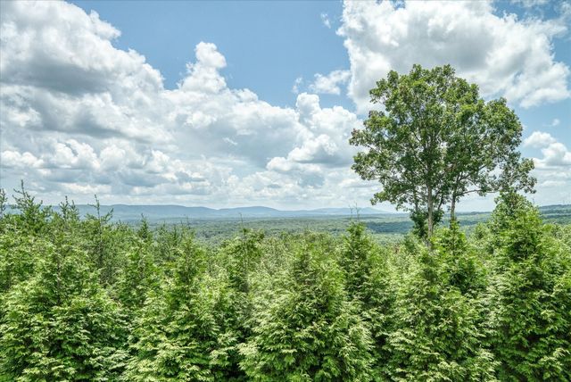 61 Bluff View Ct, Crossville, TN 38558