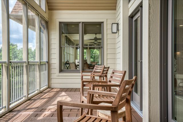 61 Bluff View Ct, Crossville, TN 38558