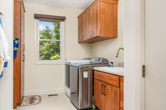 61 Bluff View Ct, Crossville, TN 38558