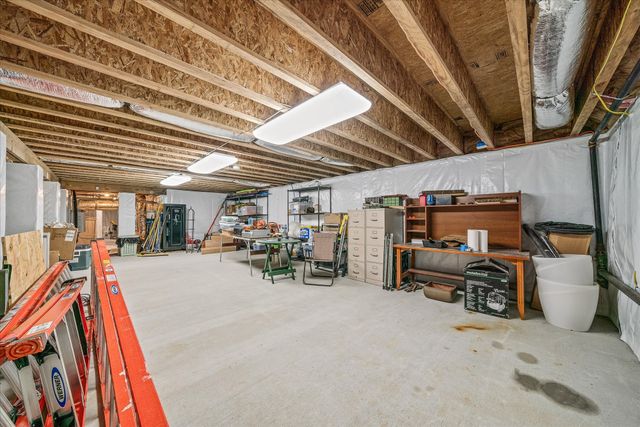 61 Bluff View Ct, Crossville, TN 38558