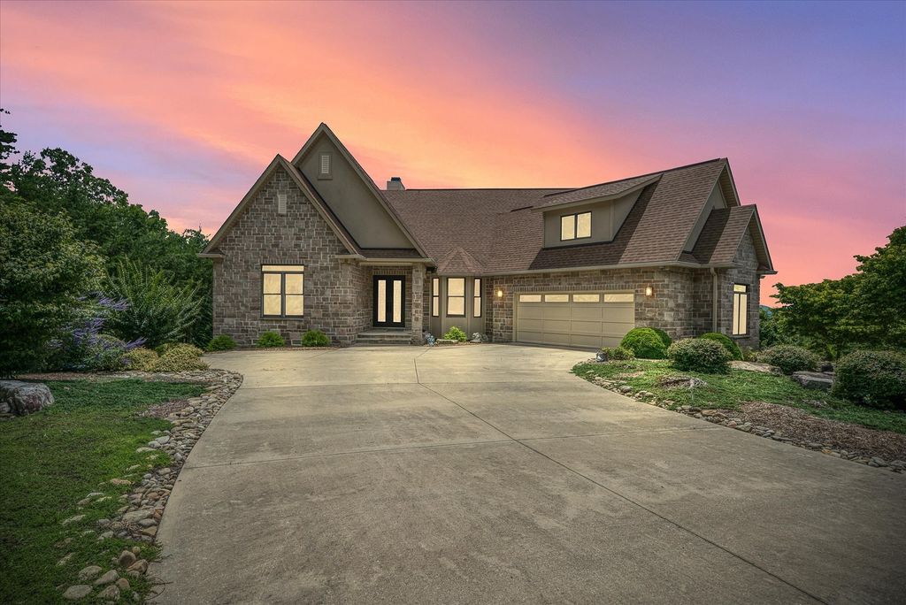 61 Bluff View Ct, Crossville, TN 38558