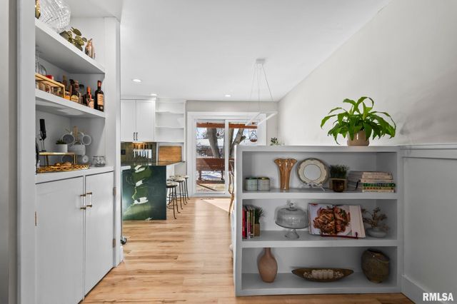 2518 Lindsay Road, Springfield, IL 62704