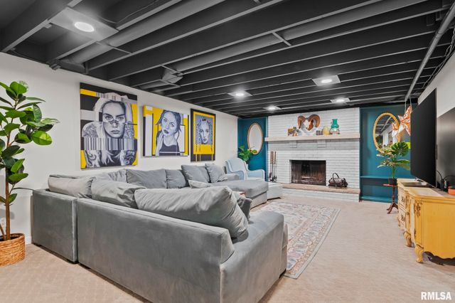 2518 Lindsay Road, Springfield, IL 62704