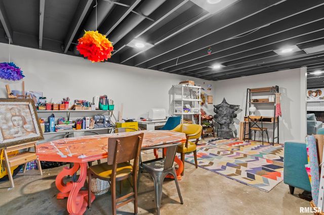 2518 Lindsay Road, Springfield, IL 62704