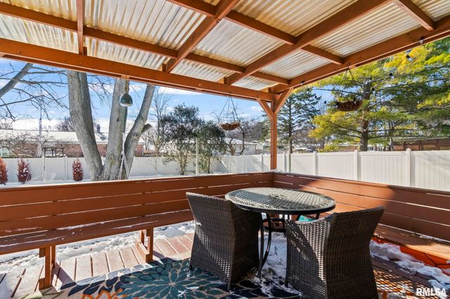 2518 Lindsay Road, Springfield, IL 62704