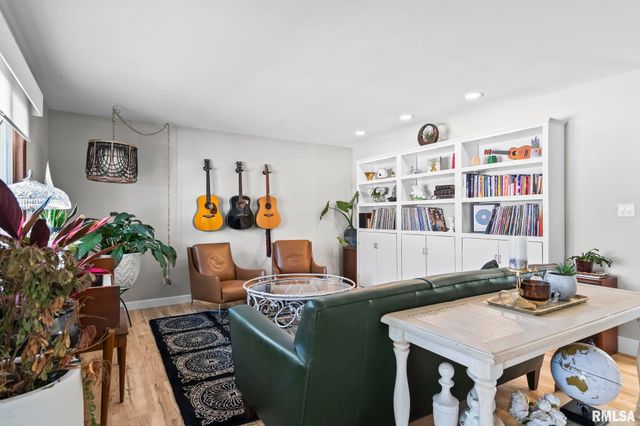 2518 Lindsay Road, Springfield, IL 62704