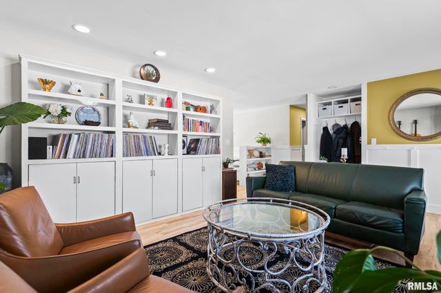 2518 Lindsay Road, Springfield, IL 62704