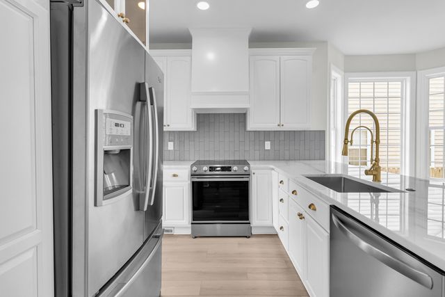 112 Brightwood Drive, Huger, SC 29450
