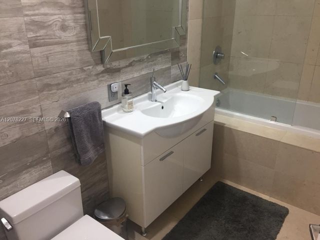 485 Brickell Avenue 1811, Miami, FL 33131
