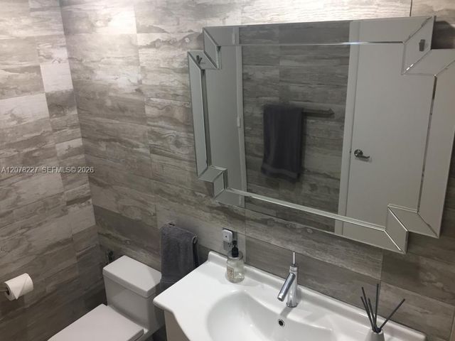 485 Brickell Avenue 1811, Miami, FL 33131