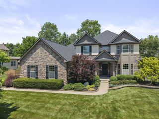 2745 Alum Crossing Drive, Lewis Center, OH 43035