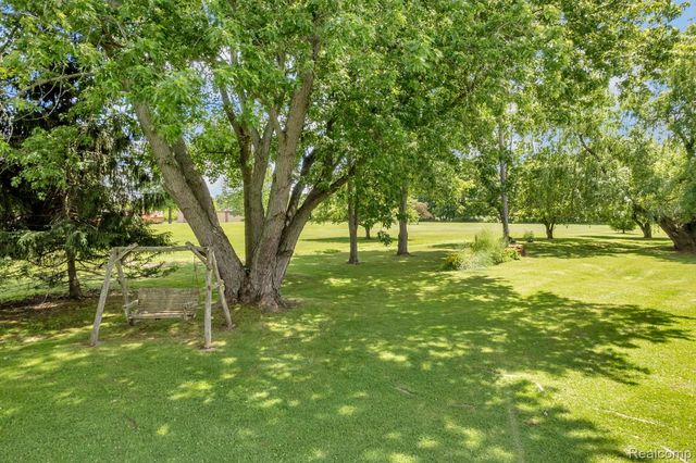 15387 Schultz Road, Berlin Township, MI 48002